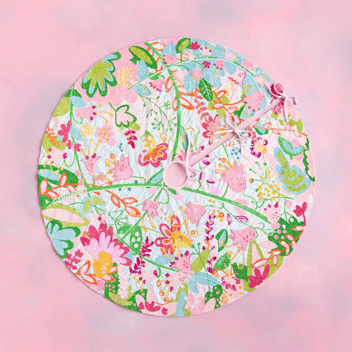 Beesy Garden Tree Skirt, 60"